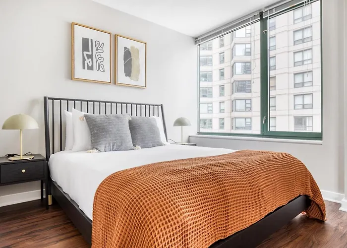 Streeterville W Dog Run Deck Nr Park Chi-584 Apartment *
